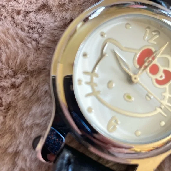 Hello kitty watch🎀 - Picture 3 of 10